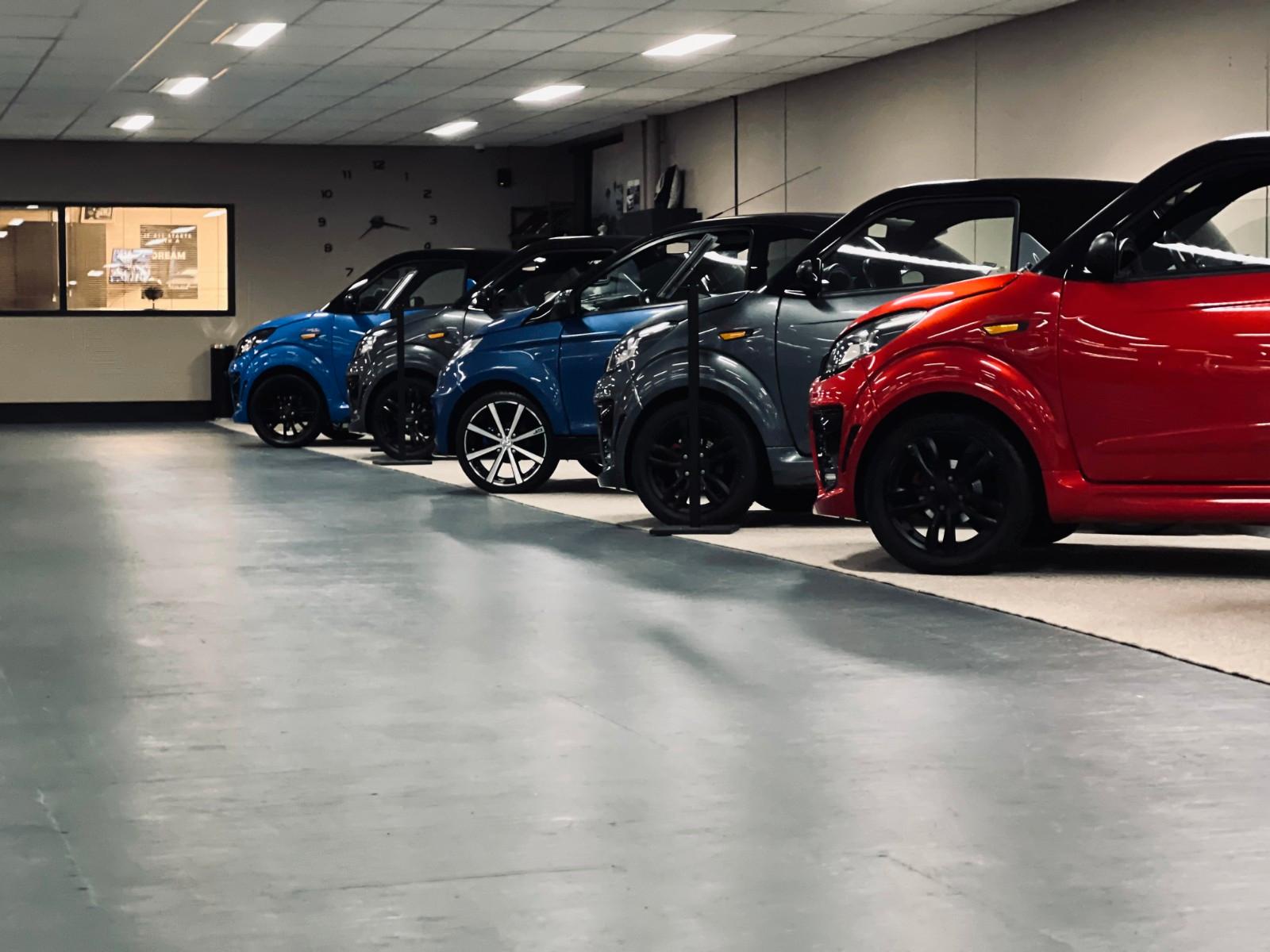 Microcar 100 Mopedautos auf Lager (2000m2 Showroom)