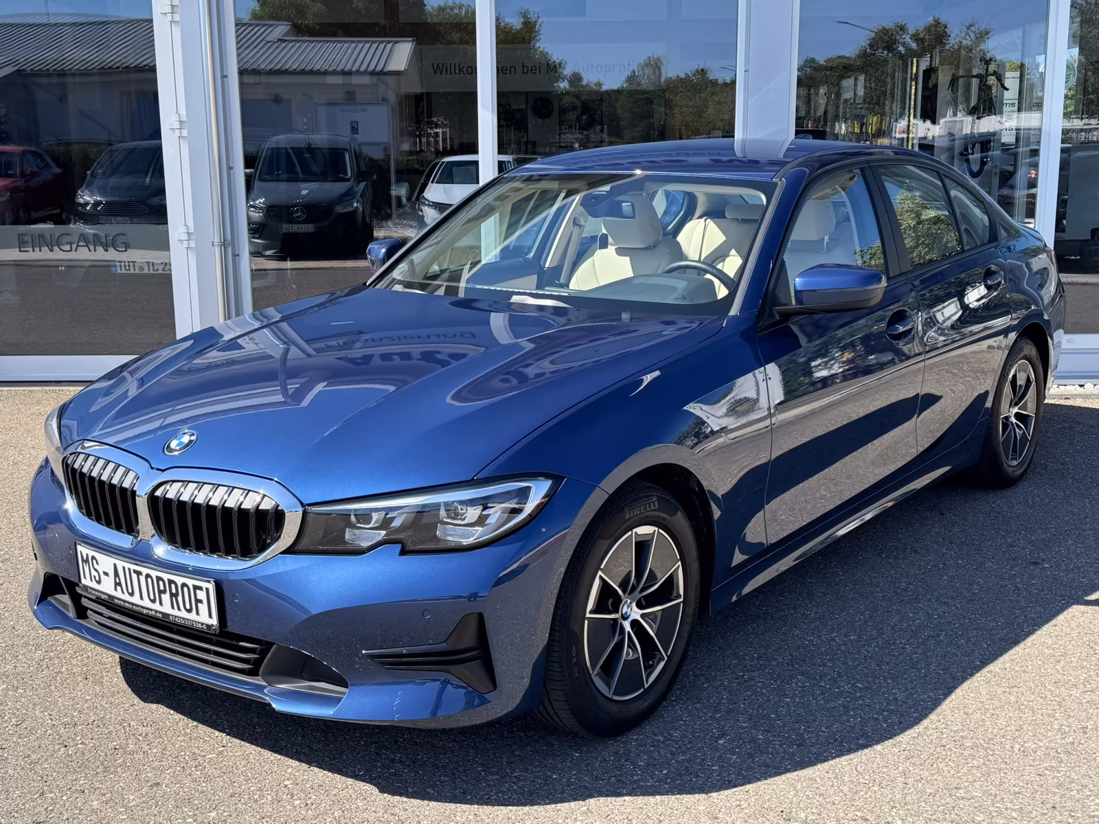 BMW 320 i Limousine Aut. Advantage Navi LED CarPlay