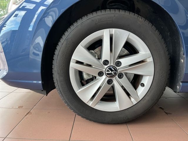 Fahrzeugabbildung Volkswagen Golf 1.5 TSI LIFE APP-CONNECT GJR AREA VIEW