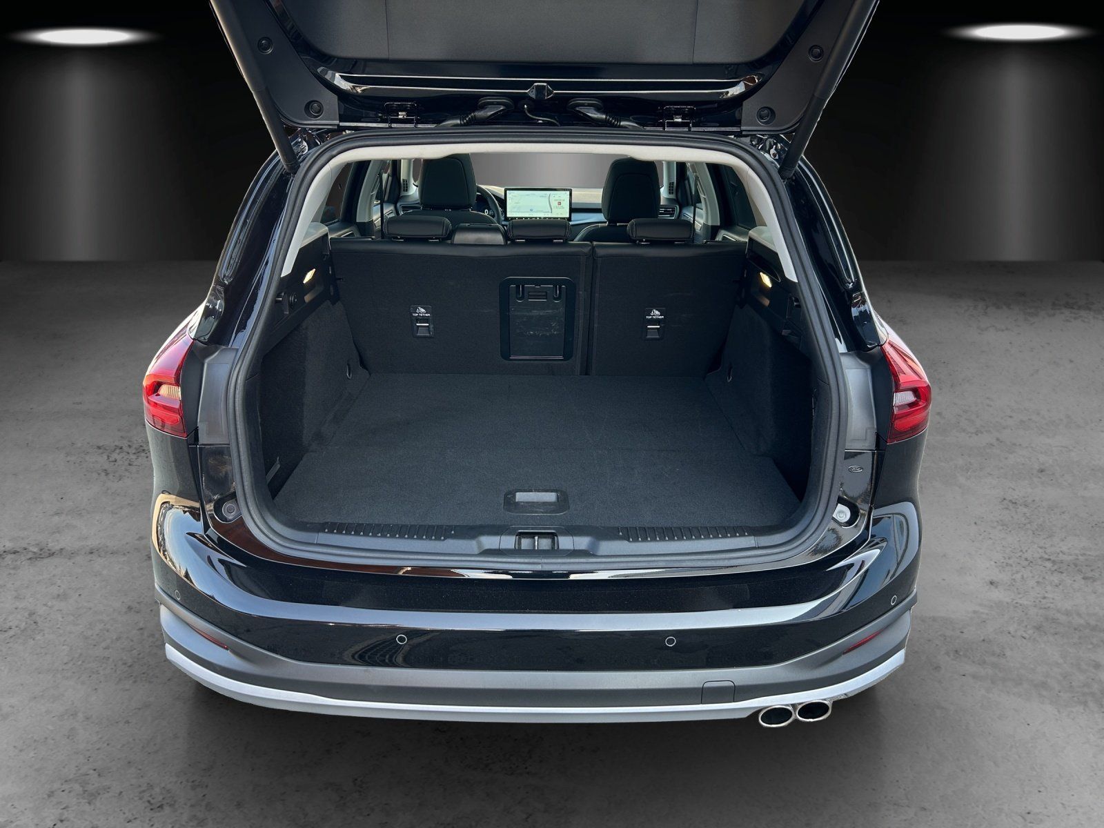 Fahrzeugabbildung Ford Focus 1.5 Active X Aut./LED/KAMERA/ACC/NAVI/PANO