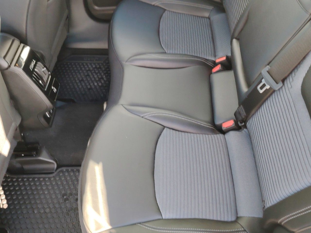 Fahrzeugabbildung Jeep Compass Altitude Mild-Hybrid FWD