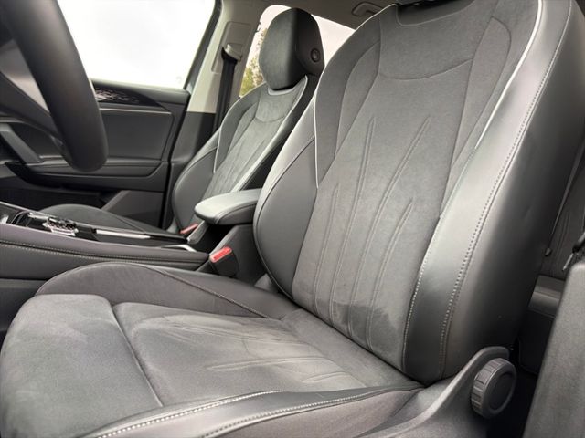Fahrzeugabbildung Volkswagen Tiguan 2.0 TDI ELEGANCE HD-MATRIX HUD KAMERA NAV