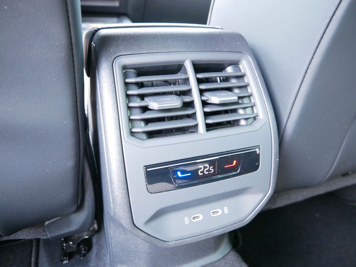 Fahrzeugabbildung CUPRA Formentor 1.5 eTSI NEU49T DSG 360° ACC SHZ+LHZ