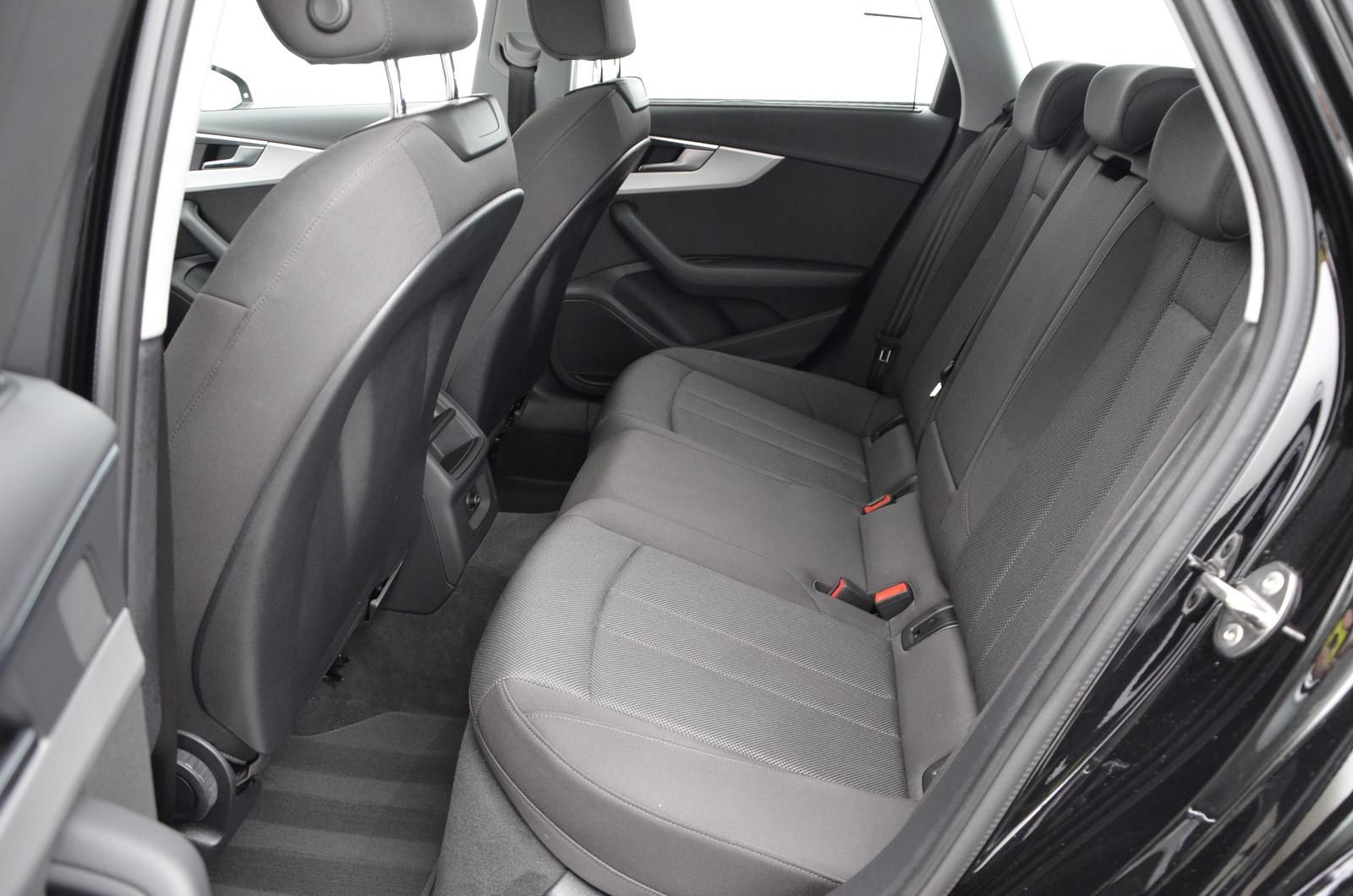 Fahrzeugabbildung Audi A4 Avant 30 TDI 100kW S tronic Navi