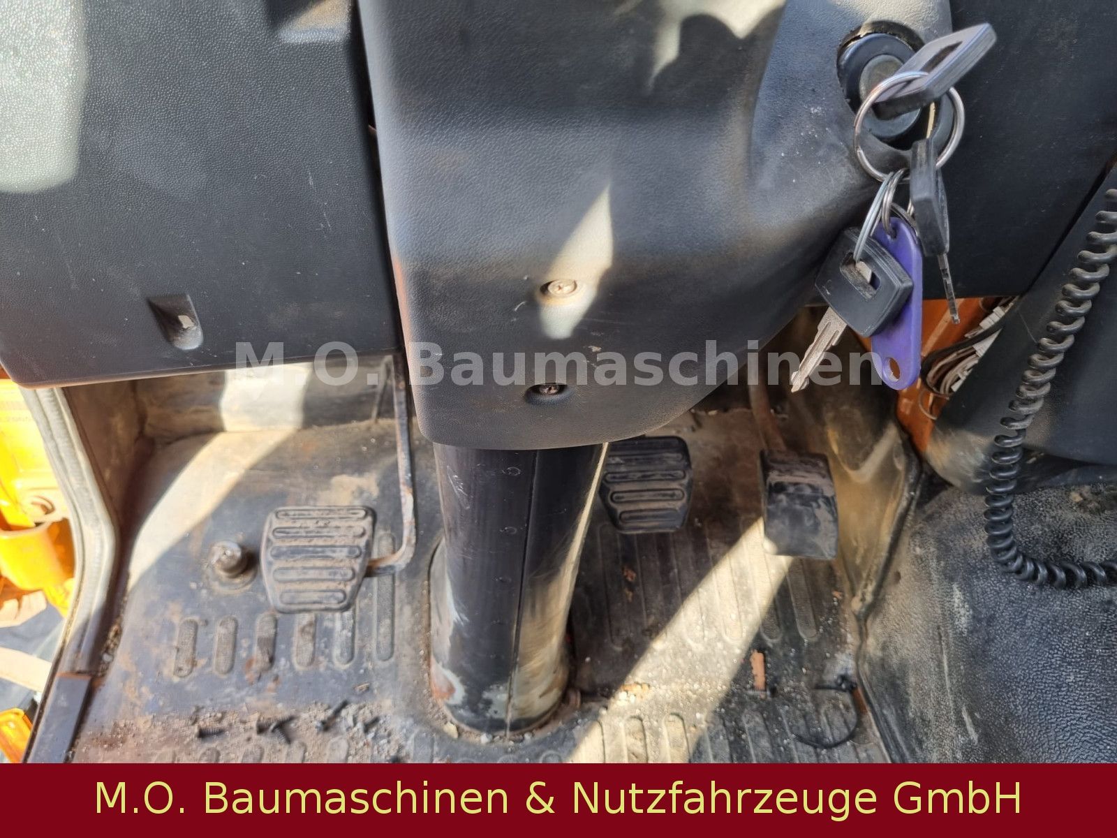 Fahrzeugabbildung MAN LE 8.180 BB / L 2000 /4x2 /