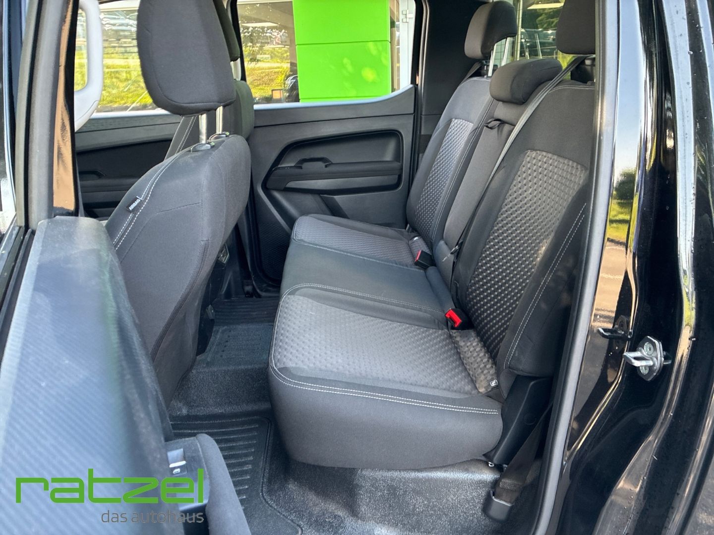 Fahrzeugabbildung Volkswagen Amarok 2.0 TDI Life DoKa 4Motion Navi AHK Standh