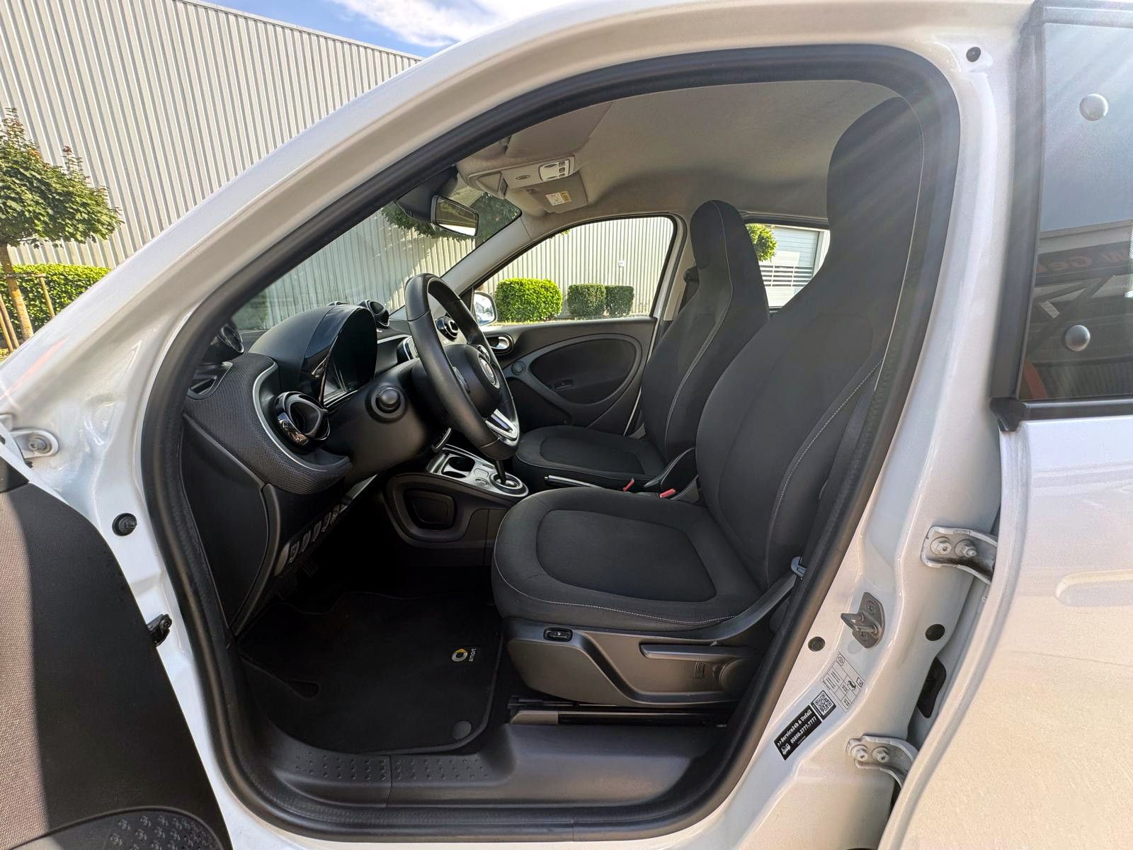 Fahrzeugabbildung Smart ForFour Automatik PDC SHZ Klimaautomatik Alu