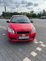 Chevrolet Aveo 1.2 - - rote Chevrolet Aveo