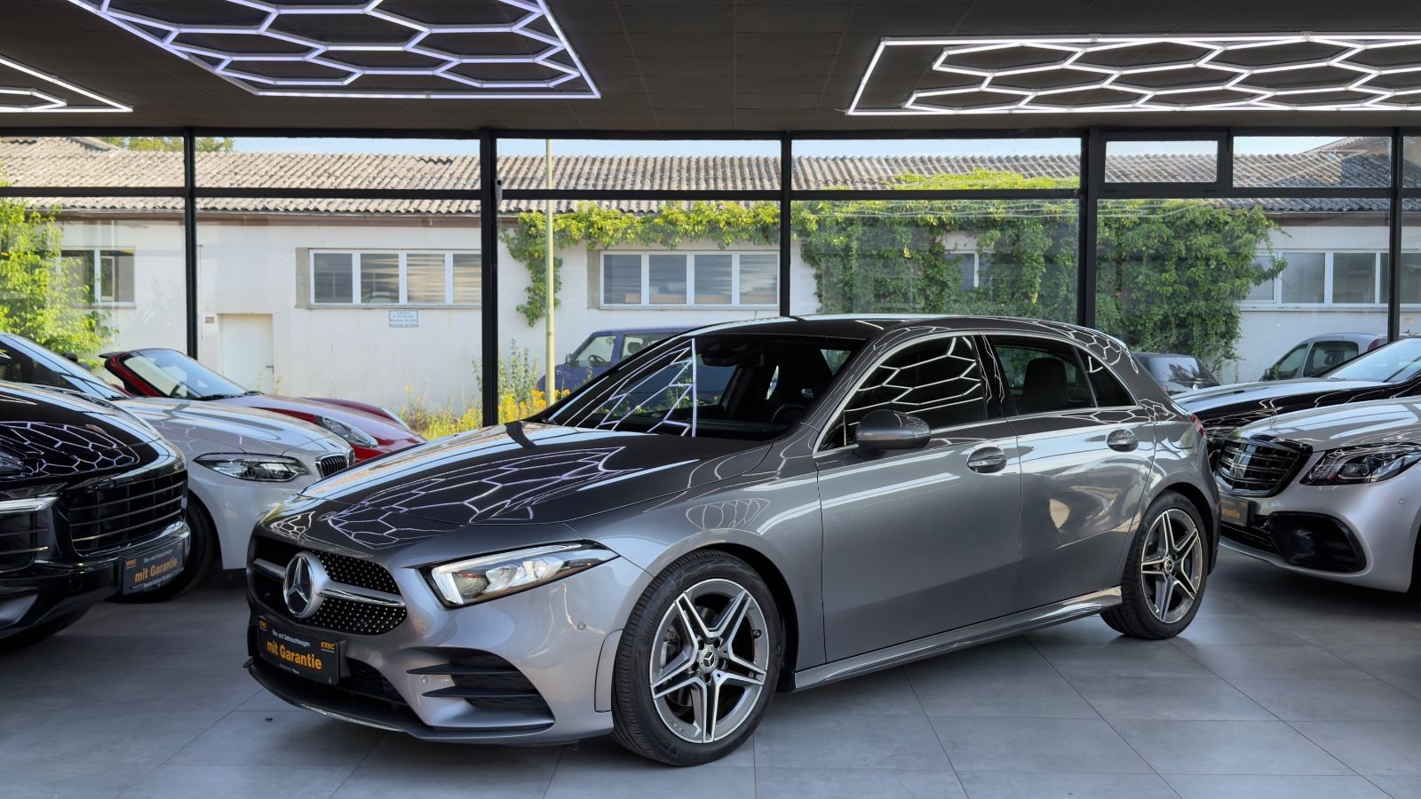 MERCEDES-BENZ A 180 AMG LINE LED ALCANTARA VIRTUAL AMBIENTE