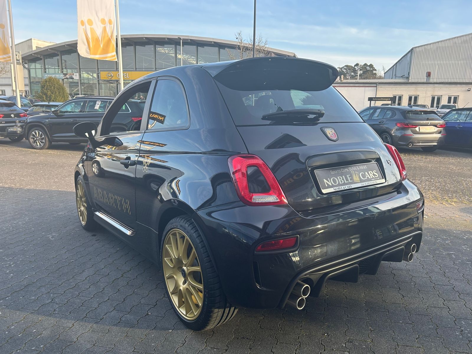 Fahrzeugabbildung Abarth 695 75 Anniversario 1.4 T-Jet BEATS