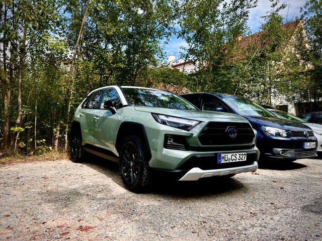 Toyota RAV4 Hybrid 4x4 Adventure *Anhängelast 2,1 t*