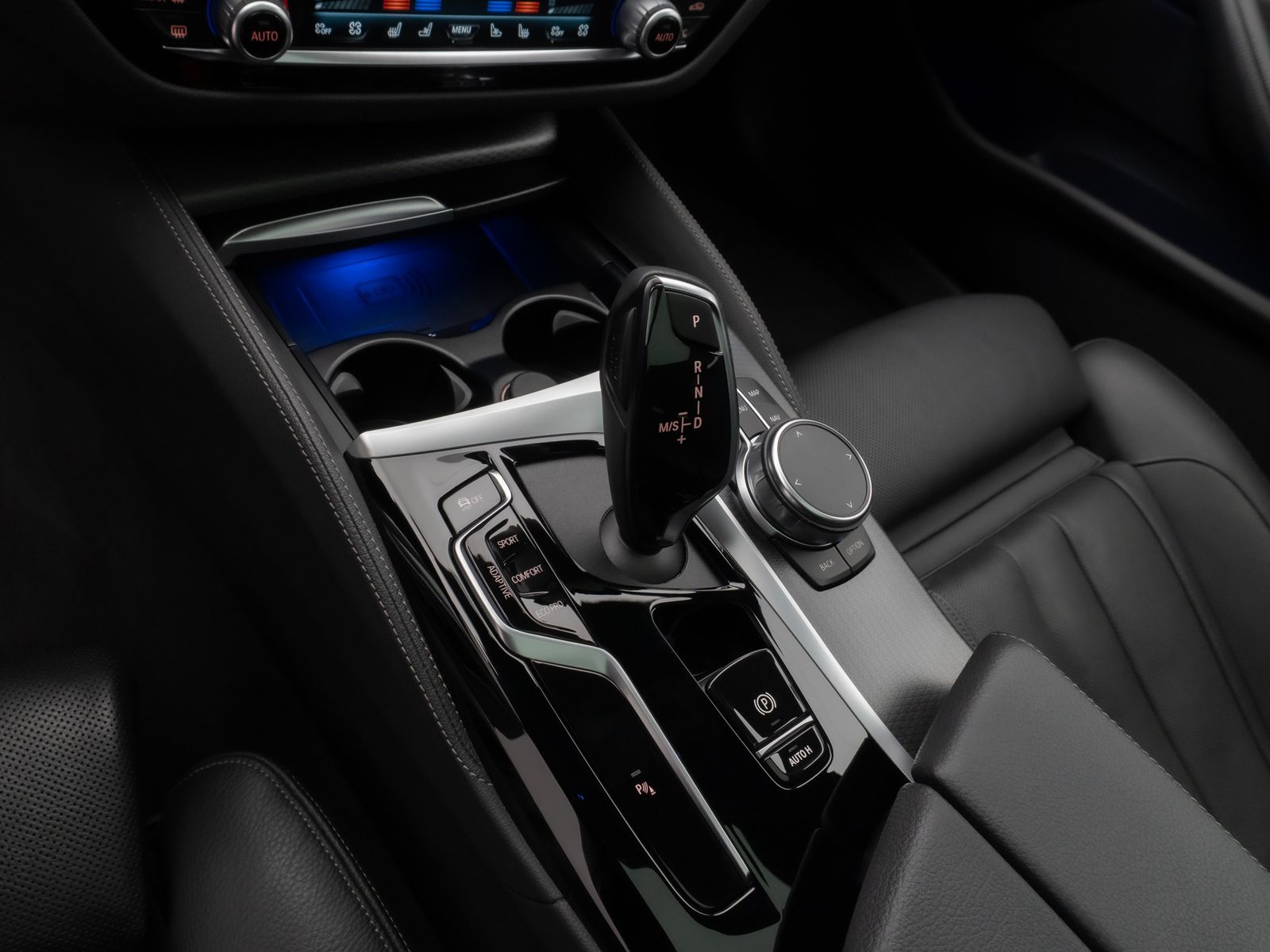 Fahrzeugabbildung BMW 540d xD M Sport Panorama Kamera Laser HUD AHK