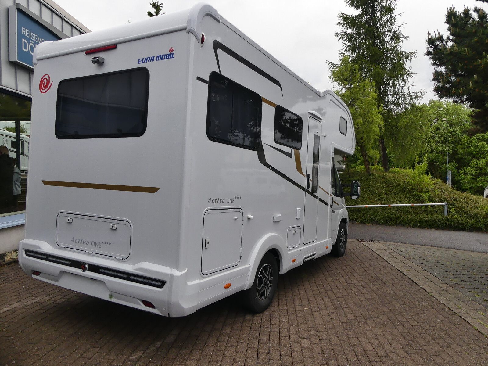 Fahrzeugabbildung Eura Mobil Activa One AO 650 HS Travel Plus - Fahrassistenz
