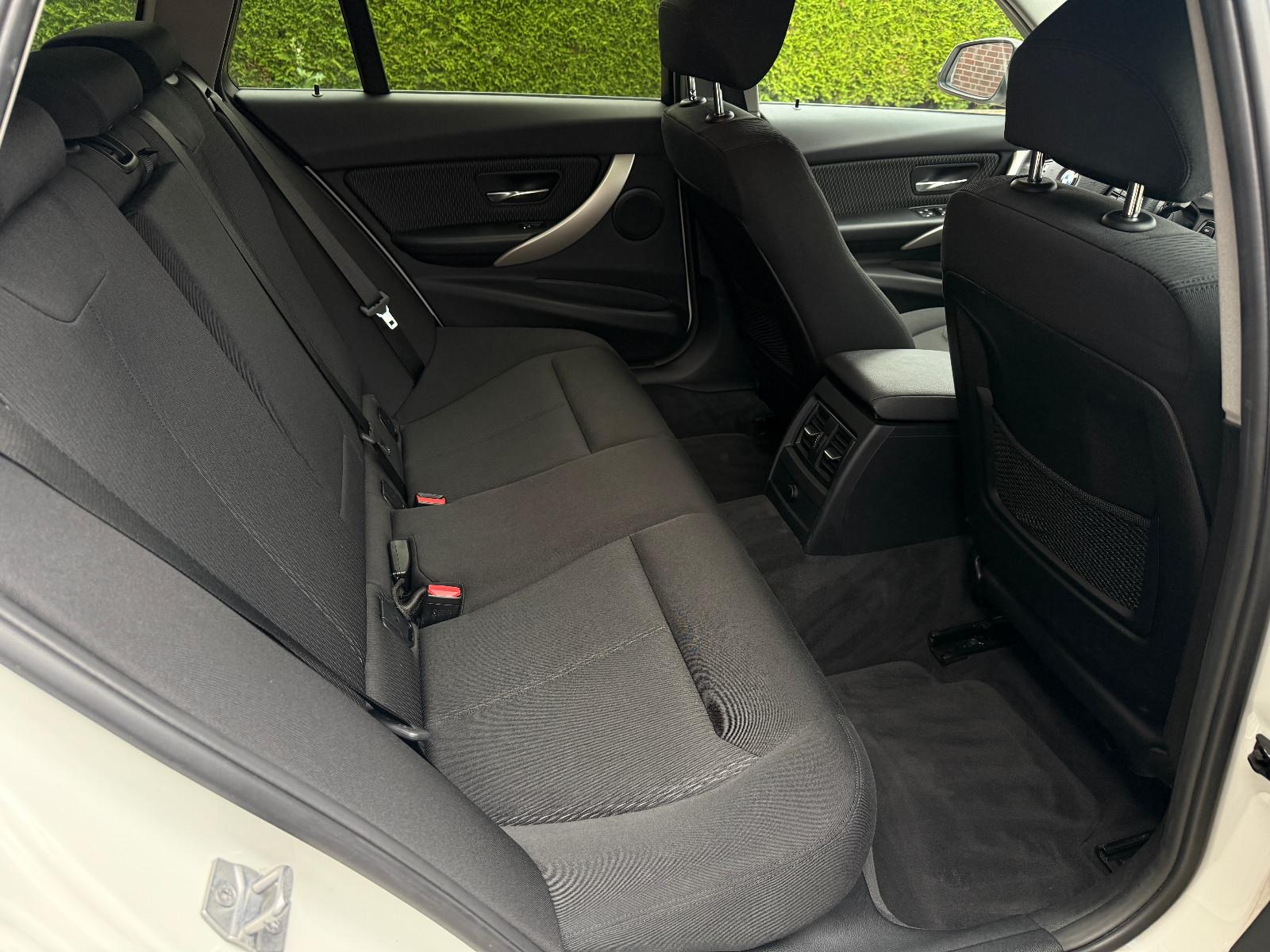 BMW 318d Touring, Aut, Kamera, Scheckh. BMW, TÜV neu