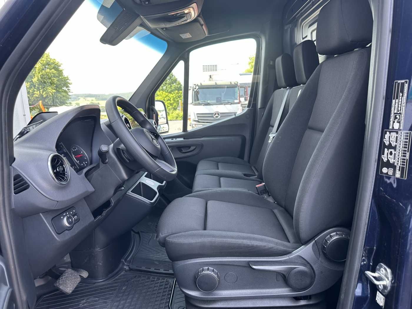 Fahrzeugabbildung Mercedes-Benz Sprinter 317 CDI 3665 9G Klima Kamera MBUX LED