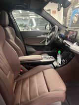 BMW iX1 xDrive30 312 PS grau matt - Vollausstattung - BMW iX1 von privat