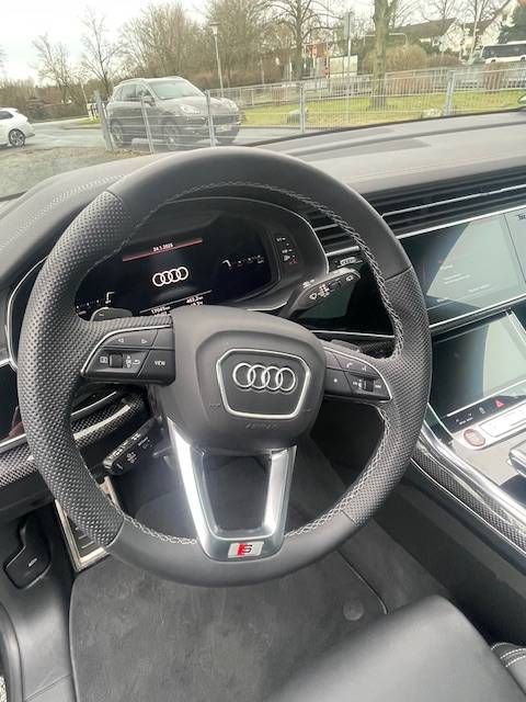 Fahrzeugabbildung Audi SQ8