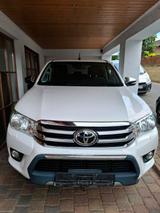 Toyota Hilux 4x4 Invinicible Automatik Chr... - Toyota Hilux von privat