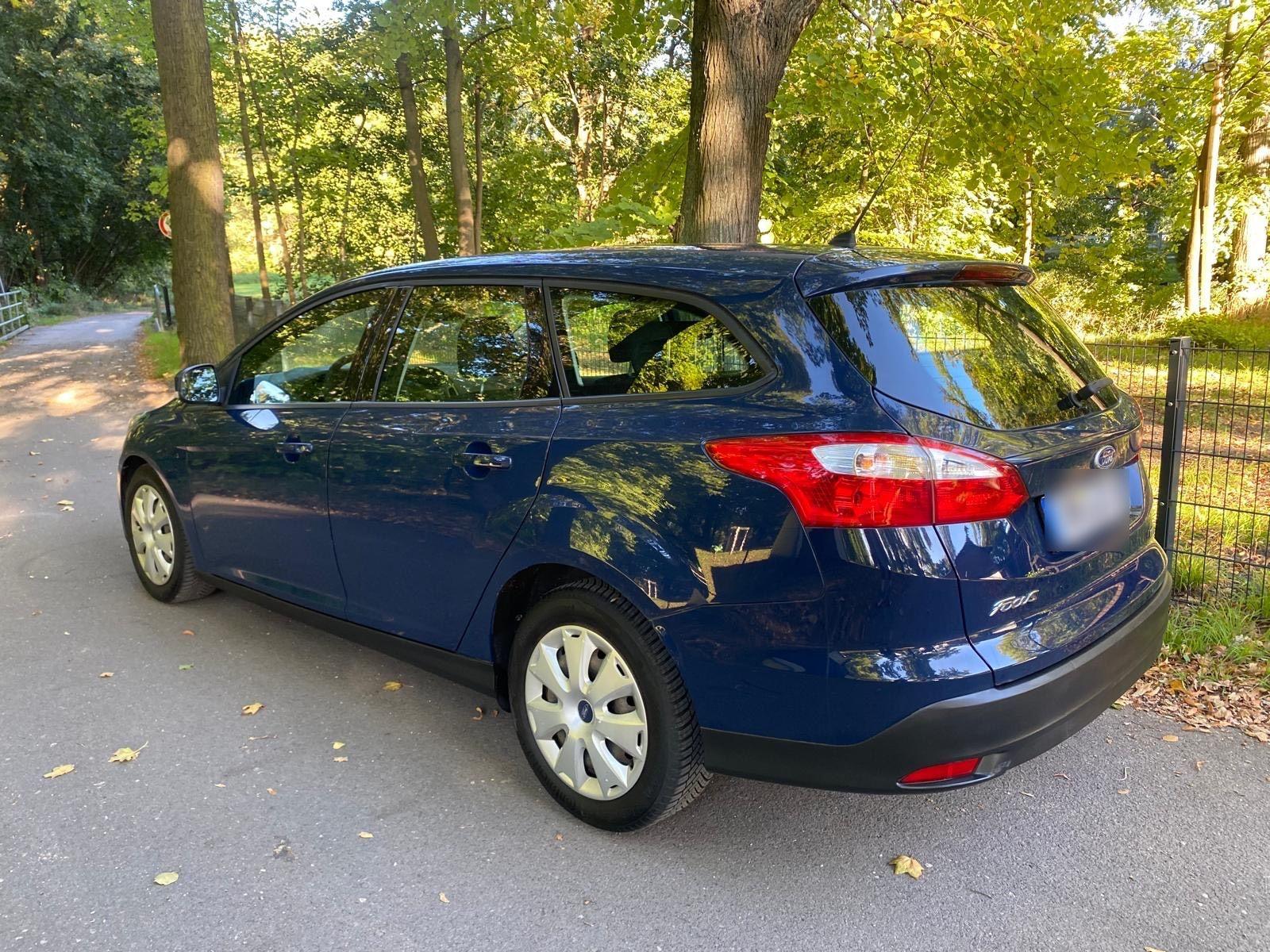 Ford Focus 2013 — rear view