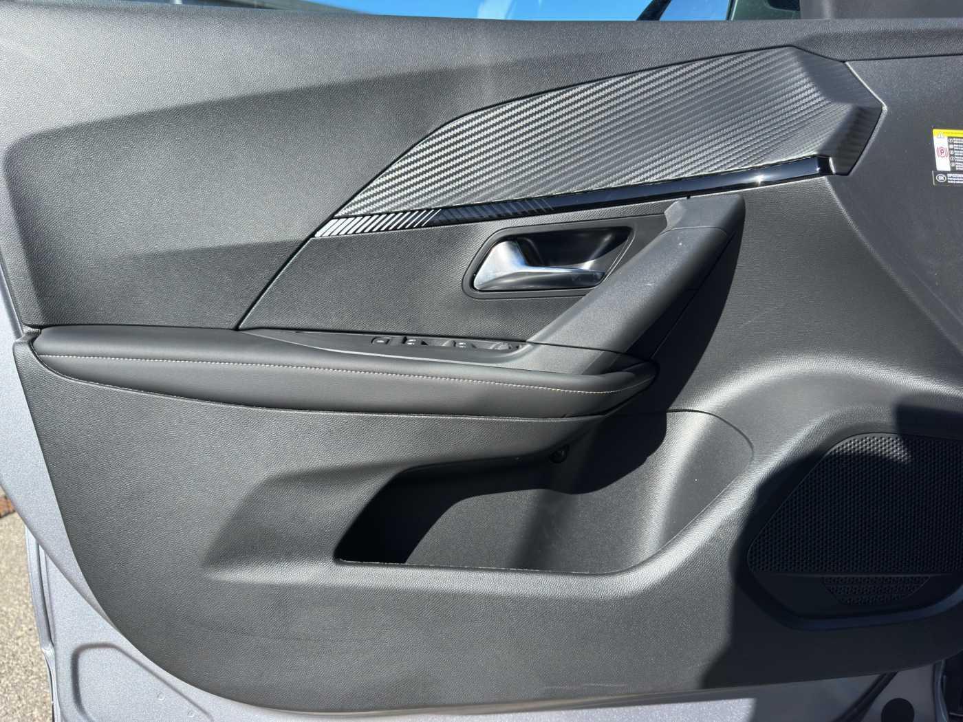 Peugeot 2008 Allure // ACC/Kamera 360°/LED/SHZ