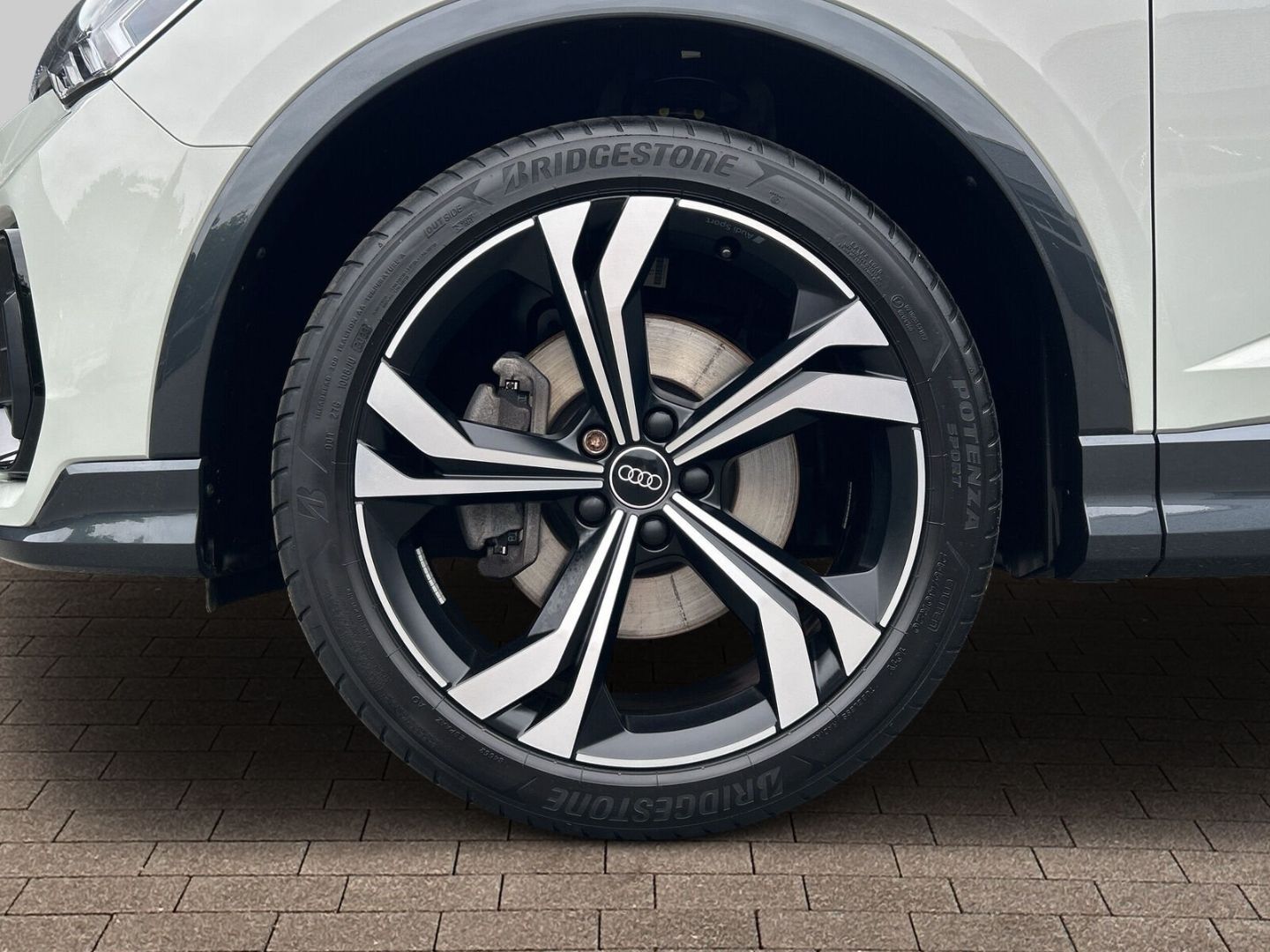 Audi Q3 Sportback 40 2.0 TFSI quattro S tronic S Line foto 19