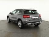 Mercedes-Benz GLA 180 Urban LED Navi Sitzheizung Kamera - Mercedes-Benz: Schaltgetriebe