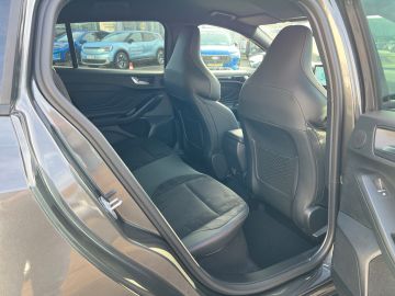Bild 10 Ford Focus Turnier ST X Sportpaket HUD Navi Leder dig