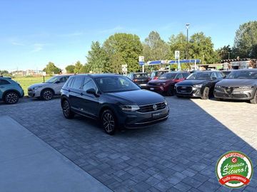 Volkswagen Tiguan - 5