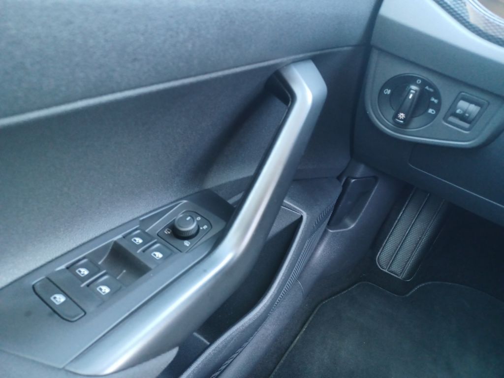 Fahrzeugabbildung Volkswagen Taigo 1.0 TSI OPF DSG Life LED, DAB+, DCP