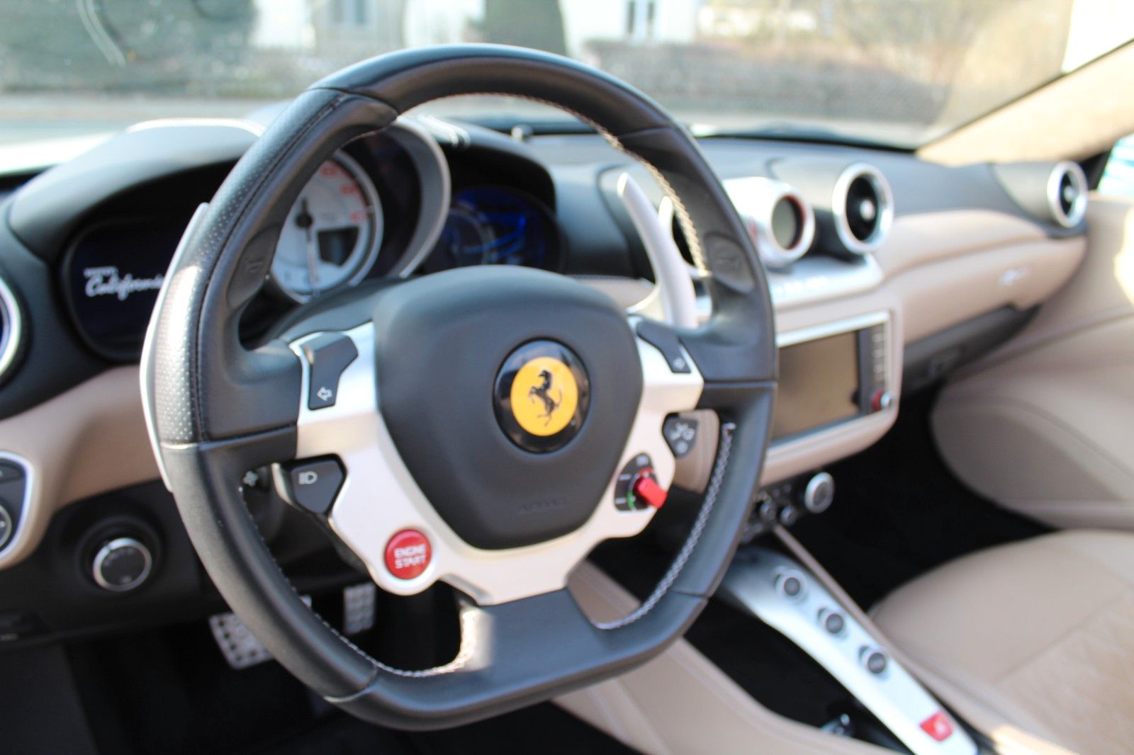 California 3.9 V8 T 4-Sitzer