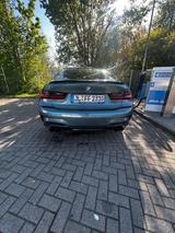 BMW 330i  - BMW 330: Limousine