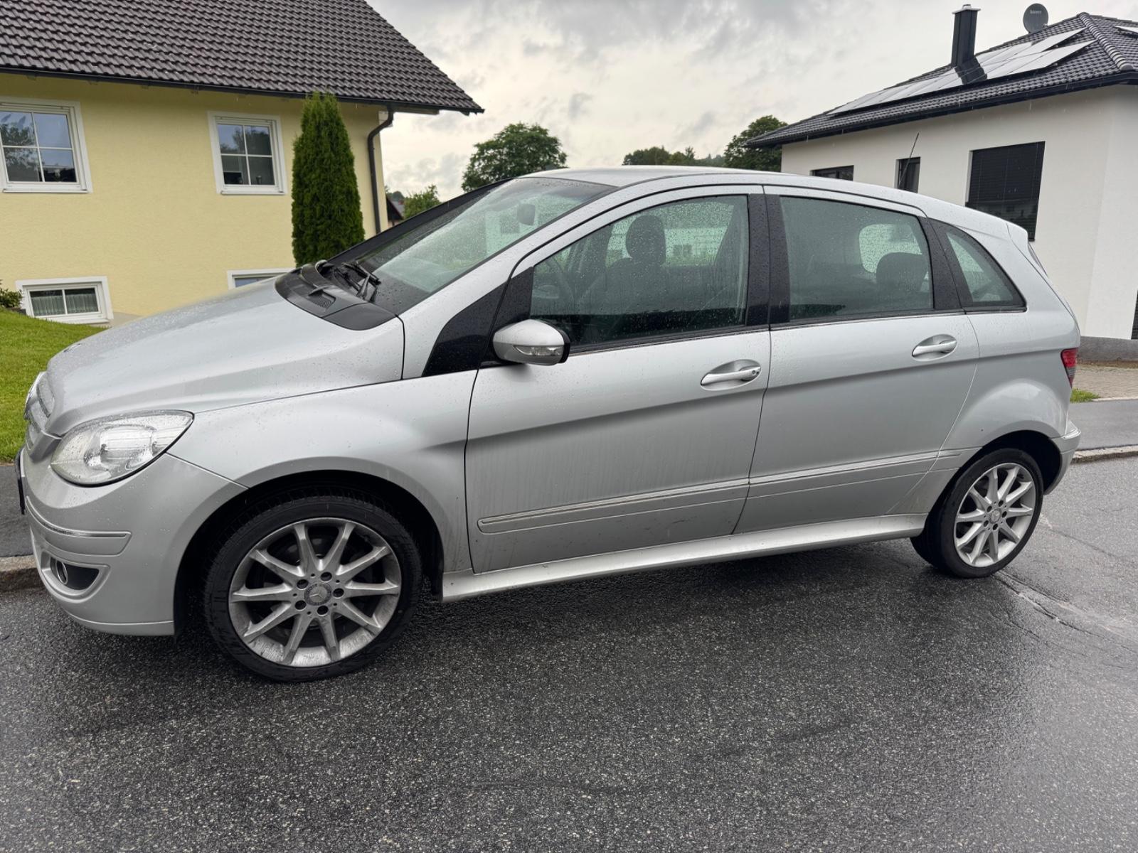 Mercedes-Benz B 200 AHK. Sitzheizung Navi