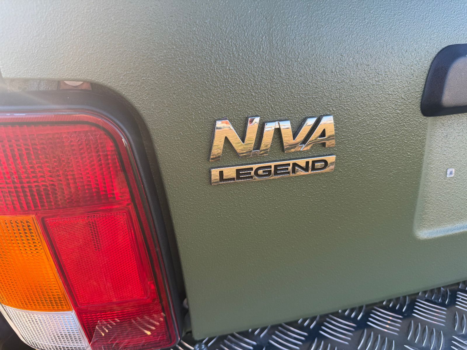 Fahrzeugabbildung Lada RAPTOR OLIVGRÜN! STANDHEIZUNG "NORMA  JAGDW."