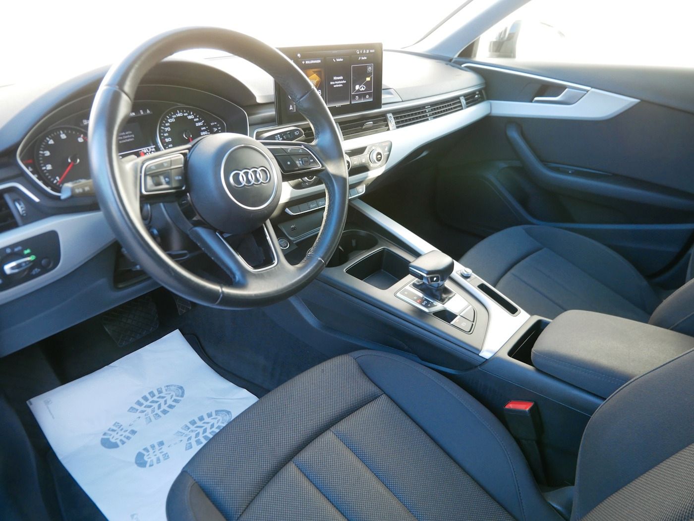 Fahrzeugabbildung Audi A4 2.0 TFSI Avant NAVI SHZ PDC Klimaautomatik LE