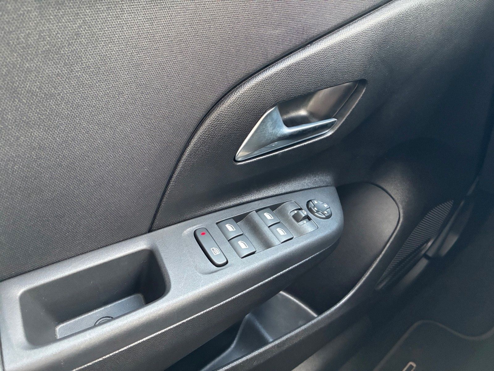 Fahrzeugabbildung Opel Corsa F Edition 100PS Automatik/PDC/LED!