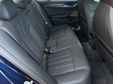 BMW 540d xDrive Limousine M Sportpaket Head-Up DAB
