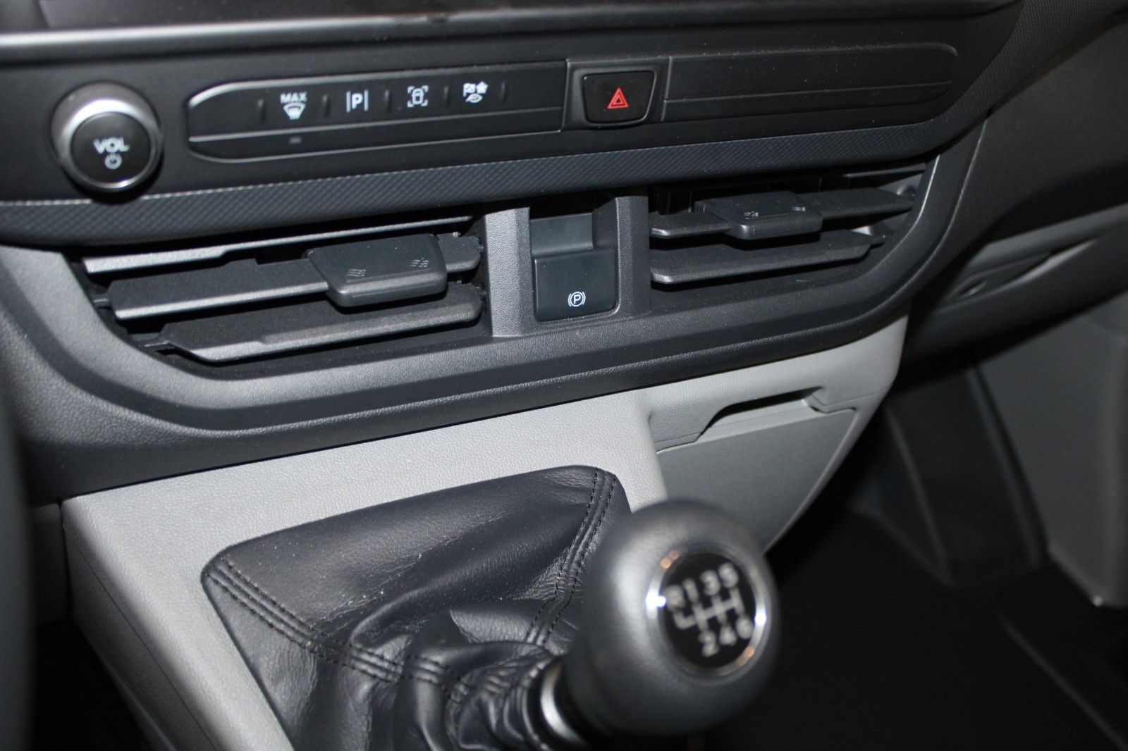 Fahrzeugabbildung Ford Transit Custom L2 TREND AHK TechnologiePaket2