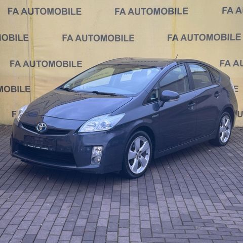 Toyota Prius Life/PDC/