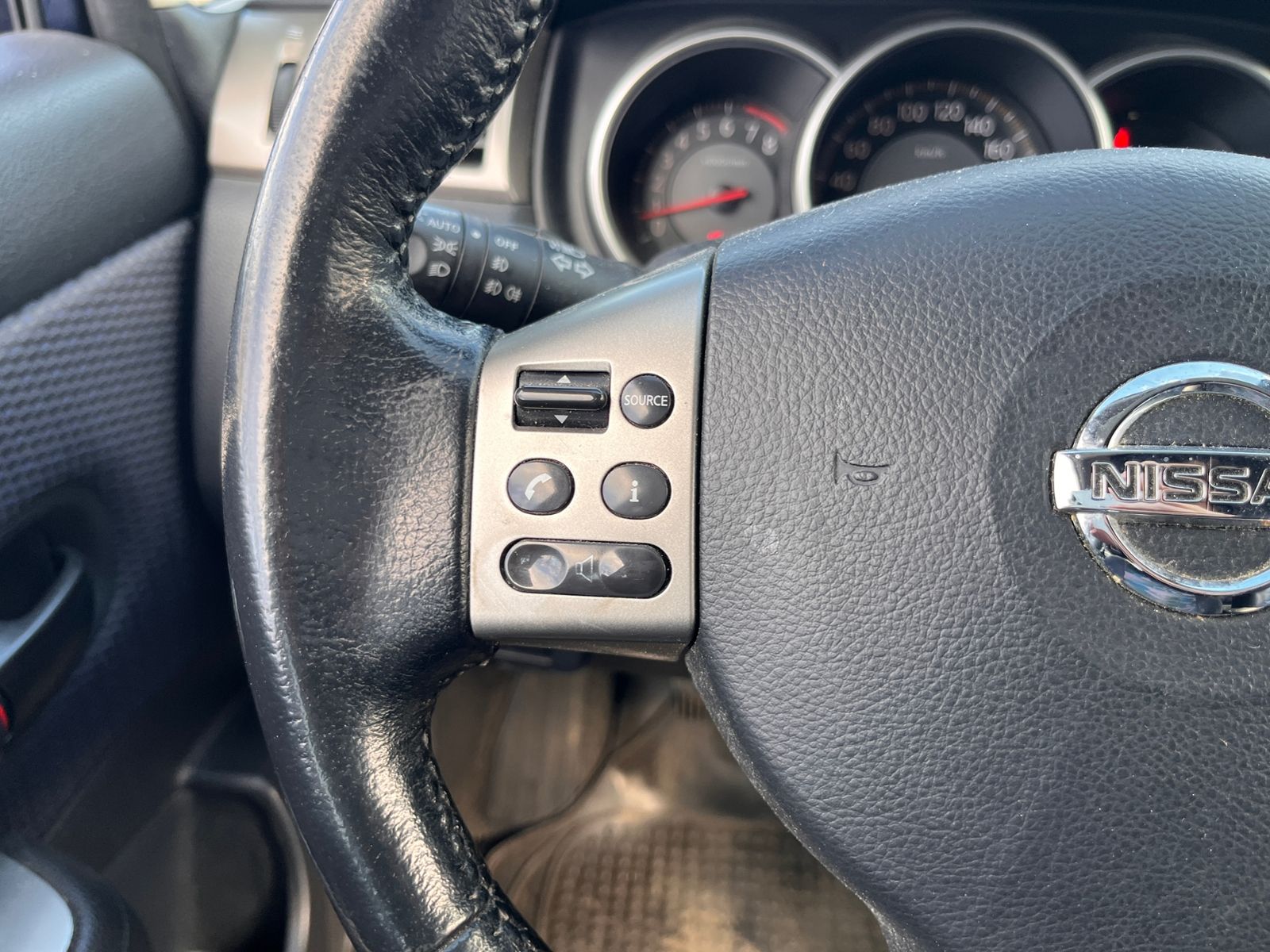 Fahrzeugabbildung Nissan Tiida Tekna KLIMA ALU