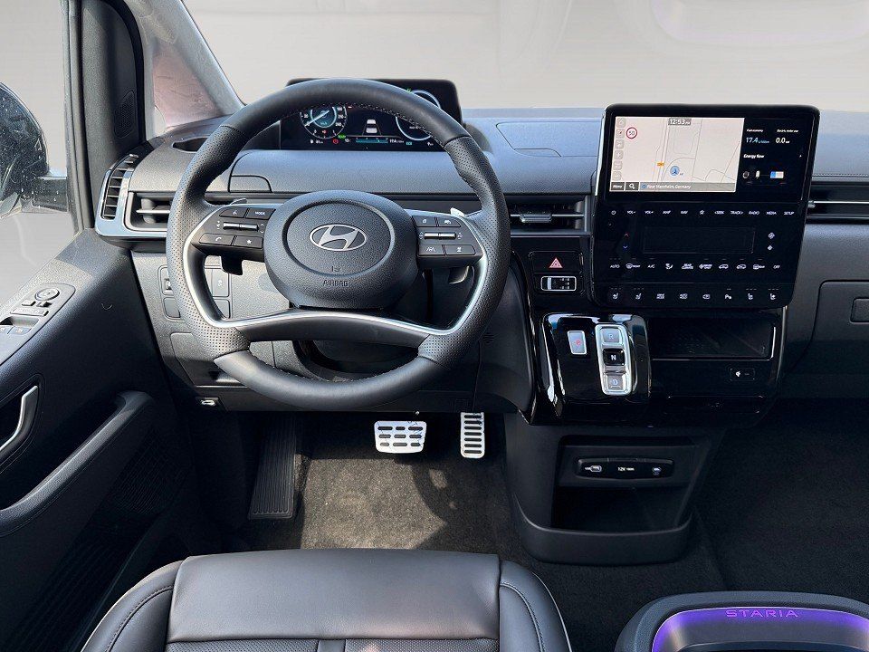Fahrzeugabbildung Hyundai STARIA Hybrid 7-Sitzer SIGNATURE Pano