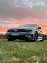 Volkswagen VW Passat B8 R-Line Edition - Volkswagen Passat: Edition
