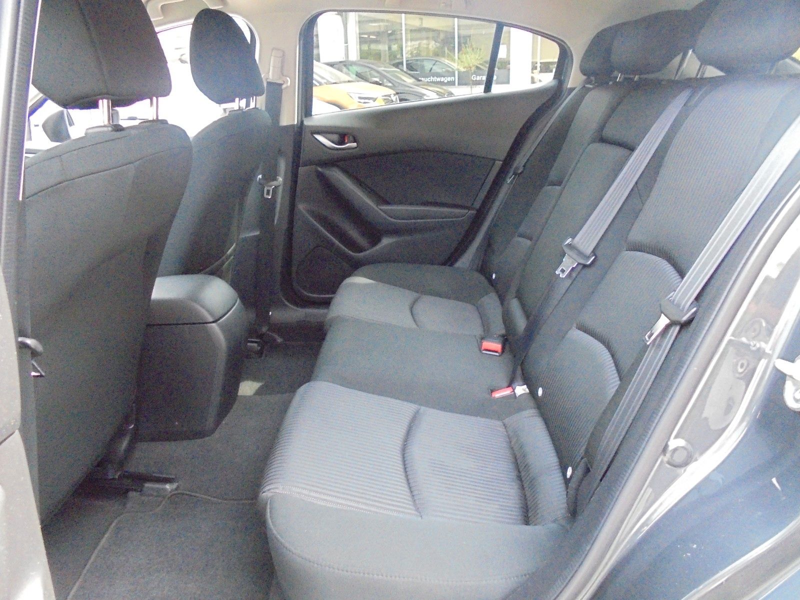 Fahrzeugabbildung Mazda 3 Lim. Center-Line/Klimaaut./Navi/Tüv Neu/1.Hand