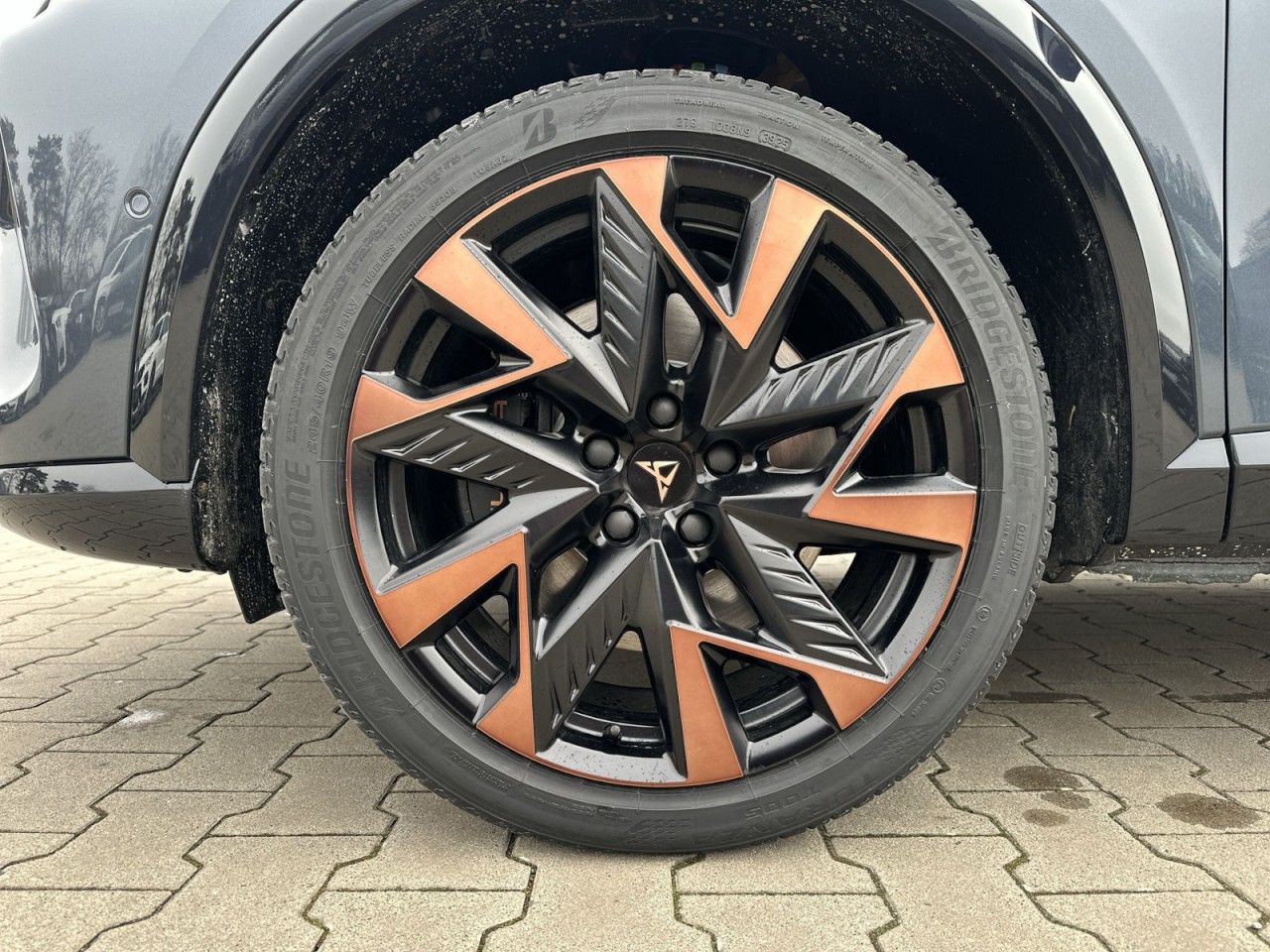 Fahrzeugabbildung CUPRA Formentor VZ 2.0 TSI 265 PS - mit KI generiert/bearbeitet