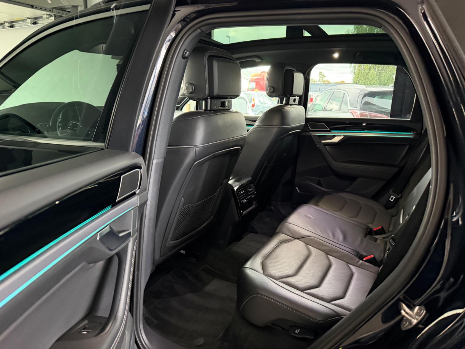 Volkswagen Touareg 3.0 TSI R-Line 4Motion Digital 360° LED
