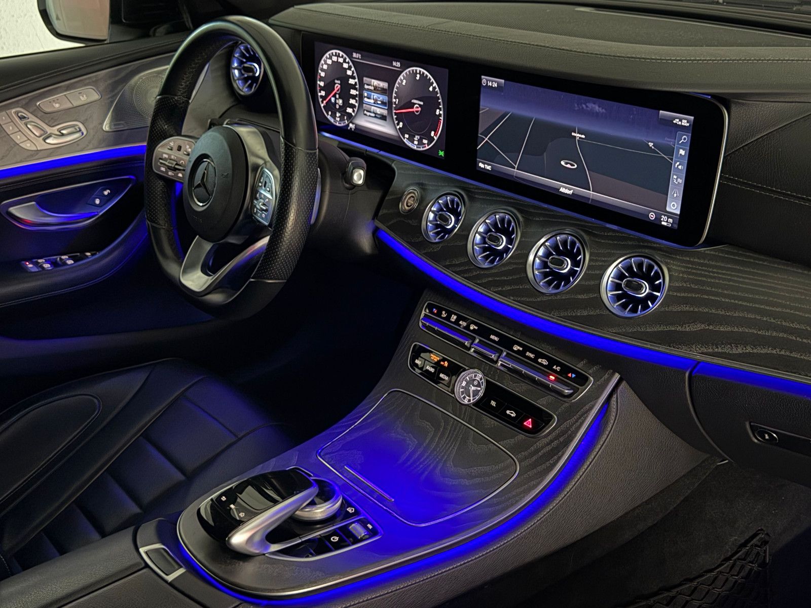 Fahrzeugabbildung Mercedes-Benz CLS 400 d 4Matic AMG-LINE/360*/BURMESTER/DESIGNO
