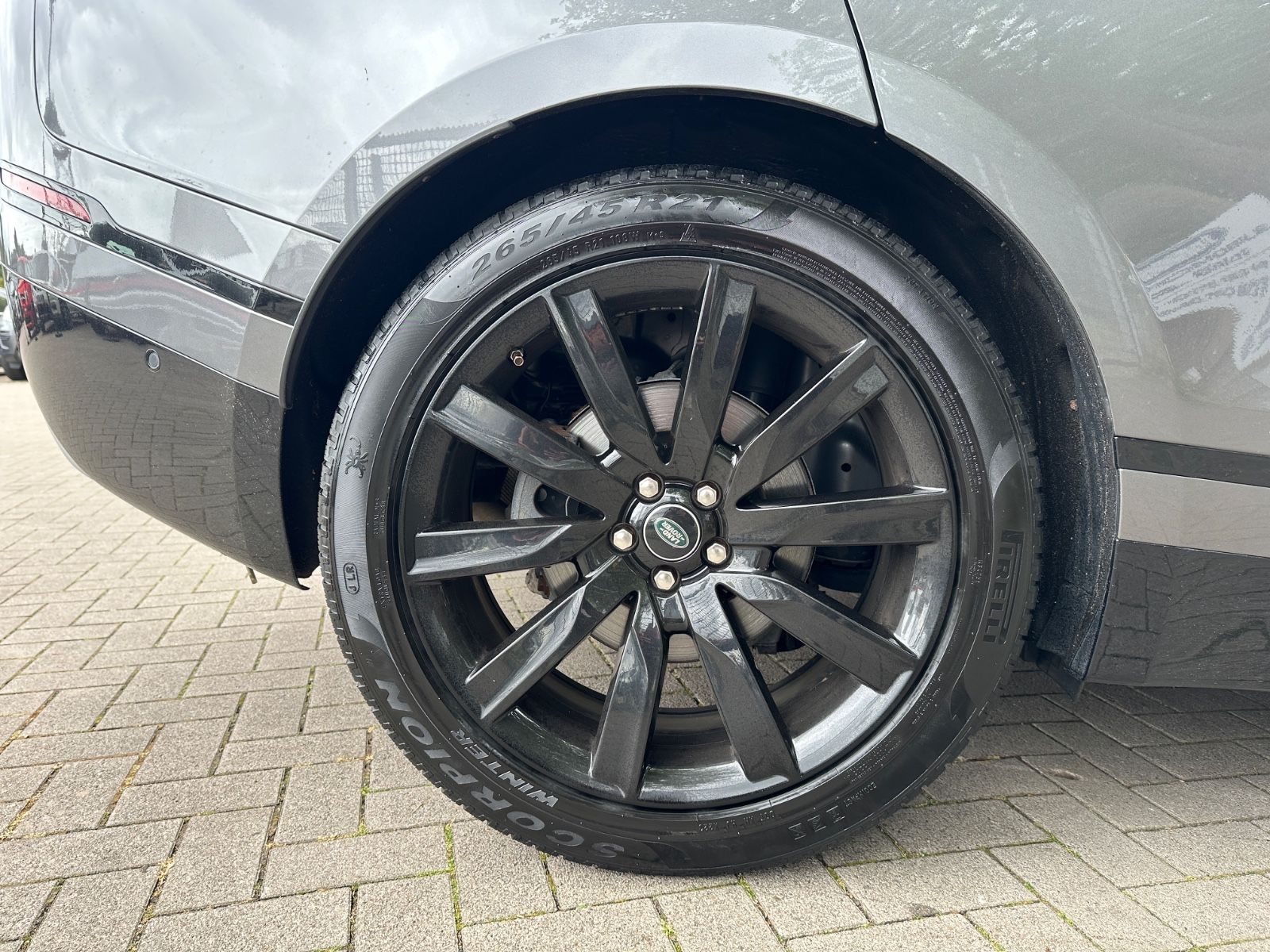 Fahrzeugabbildung Land Rover Range Rover Velar R-Dynamic*PANO*MEMEORY*HEADUP