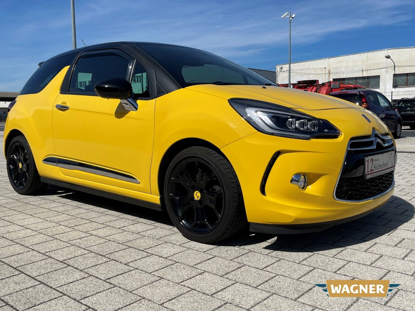 Fahrzeugabbildung Citroën DS3 SportChic Klimaautomatik Bi-Xenon Sportsitze