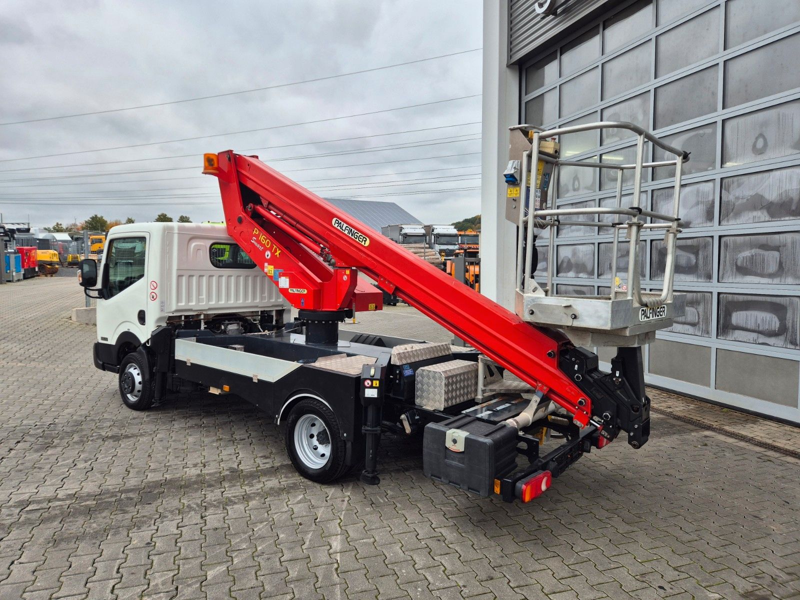 Fahrzeugabbildung Nissan Cabstar NT400 Palfinger P 160 TX 16m 1.104h