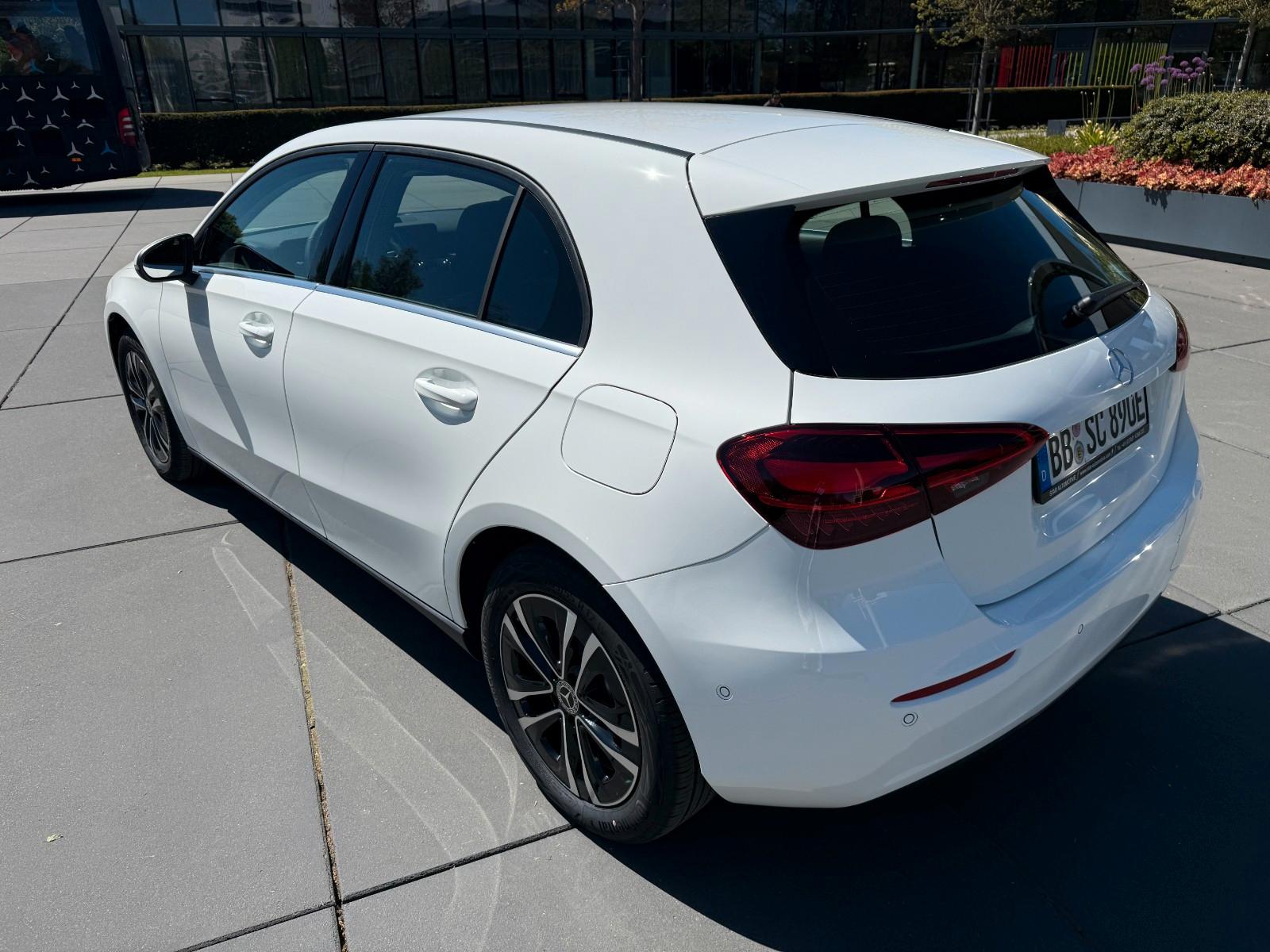 Mercedes-Benz A 250e + Park Paket + Spiegel Paket