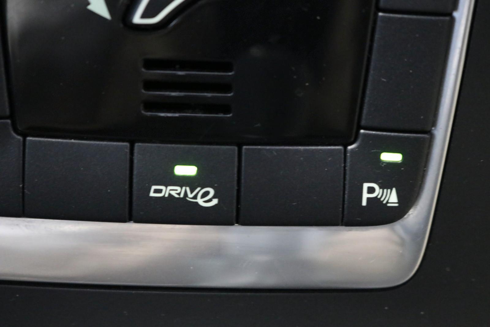 Volvo V60 2011 — photo 27